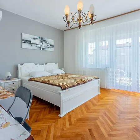 Srebrnjak Apartment Dramalj